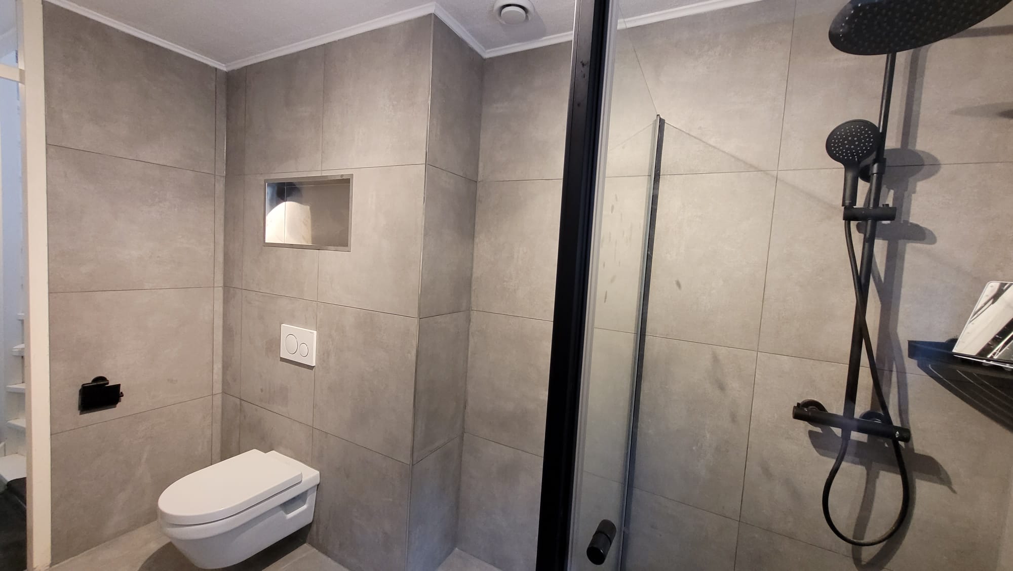 Toilet betegelen